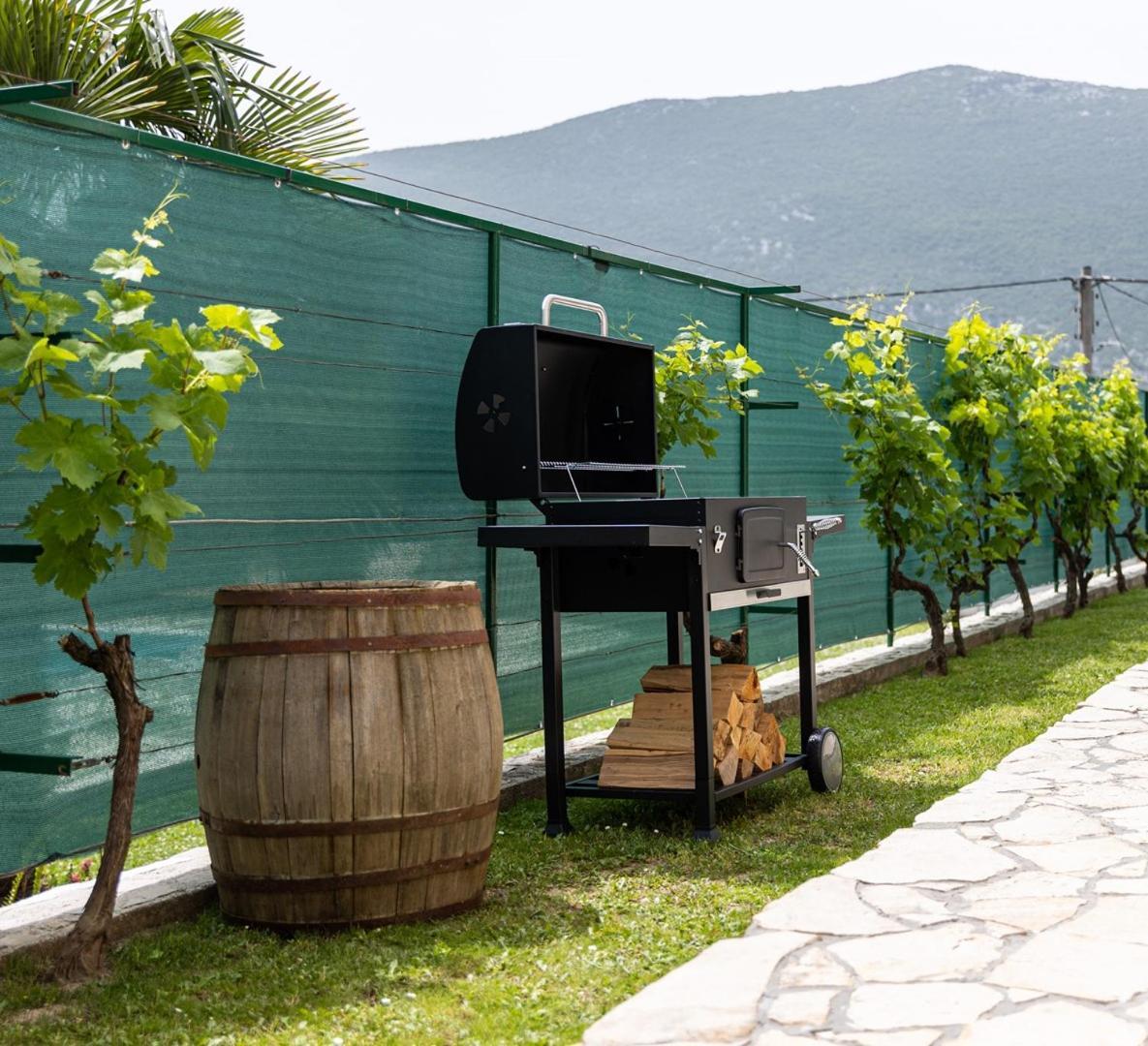 Villa Josip Near Omis , Private Pool Exterior photo